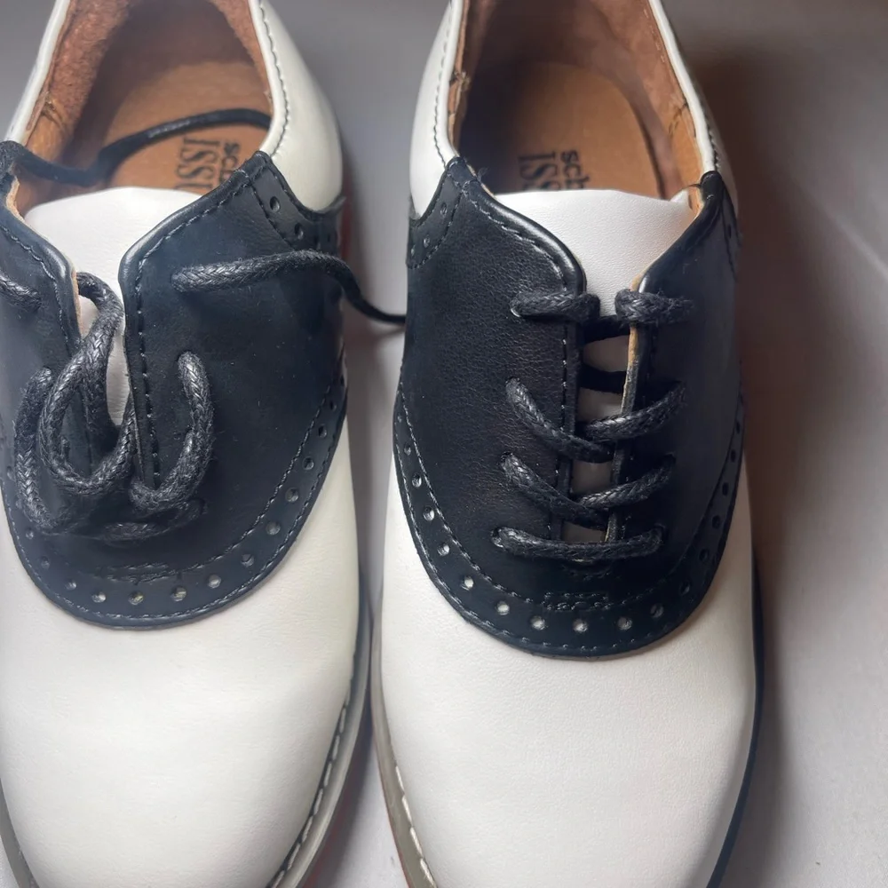 UPPER CLASS YOUTH WHITE/BLACK LEATHER SADDLE OXFORDS Size 11W NEW